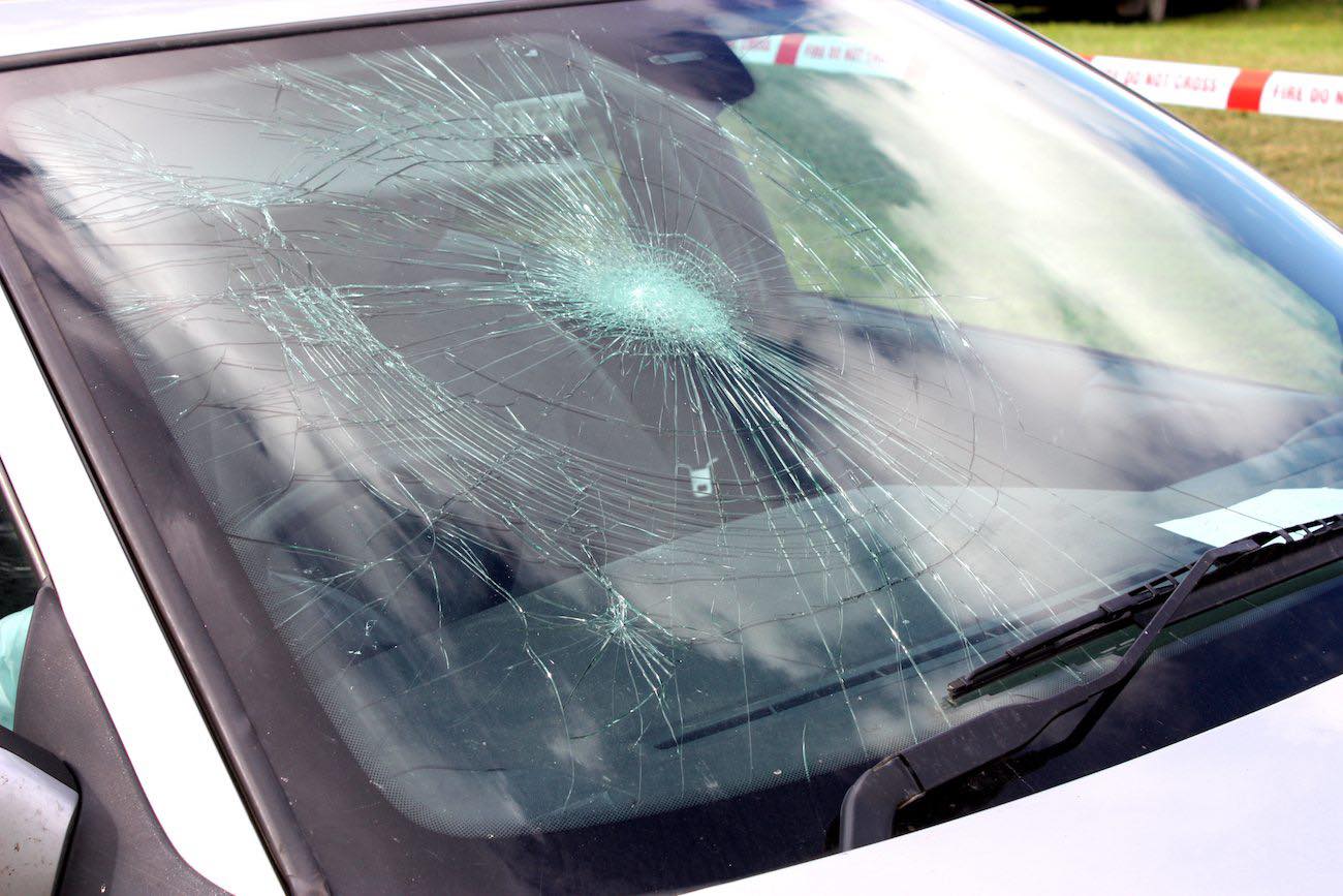 Fix Your Cracked Auto Windshield on Time and Save Money!